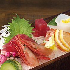 地酒と新鮮な地元食材を使った料理豊かなバリエーションで飛騨を愉しむ